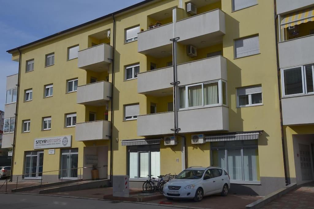 Apartman Ana Pula - Calm, Free Parking, Close To Center Exterior foto